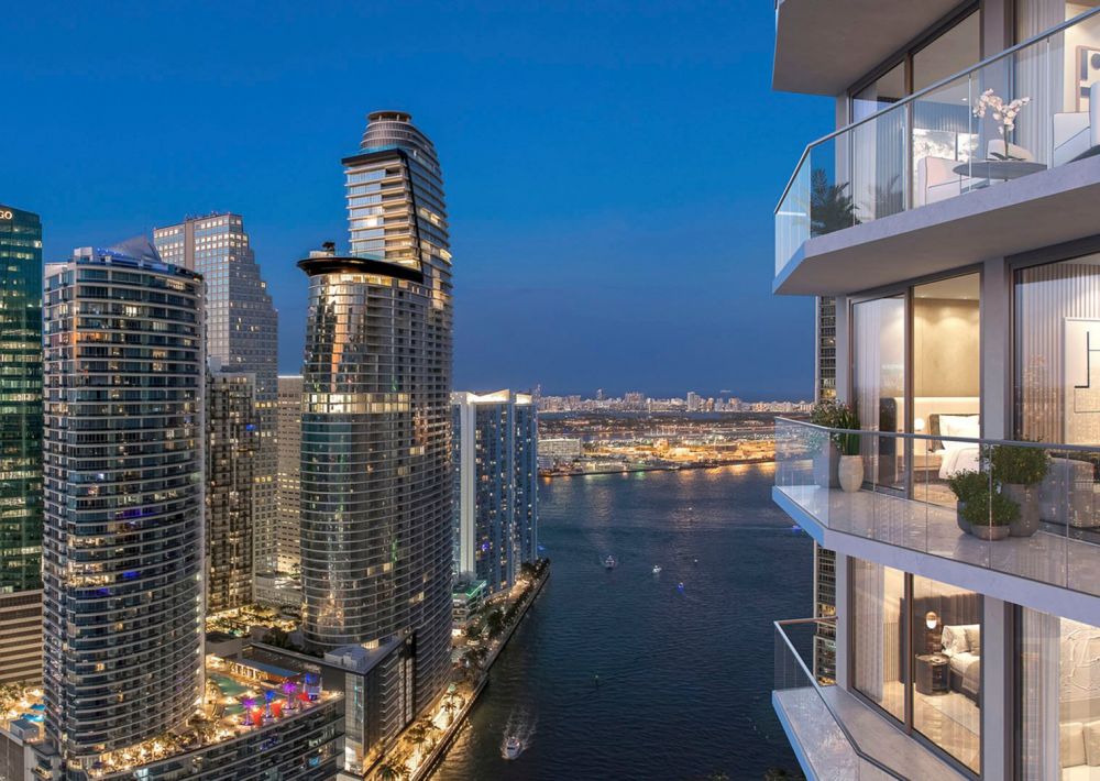 Brickell Real Estate - Alejandra Campins, Real Estate Broker